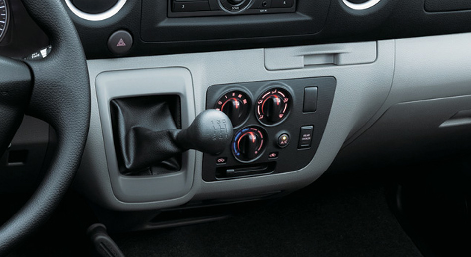 Urvan gear lever