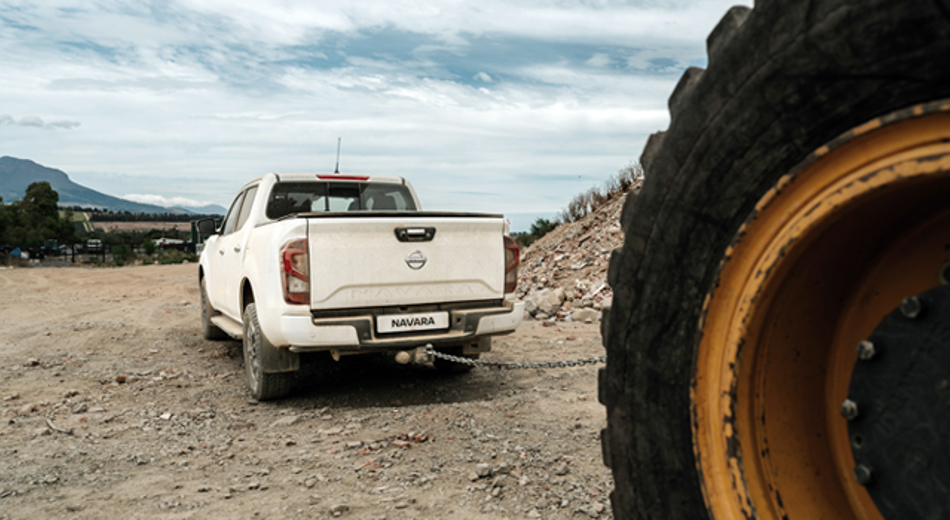 UNE FORCE MAJORÉE-Vehicule Feature Image